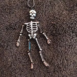 NWT Betsey Johnson Glow In The Dark Skeleton Crystal Halloween necklace